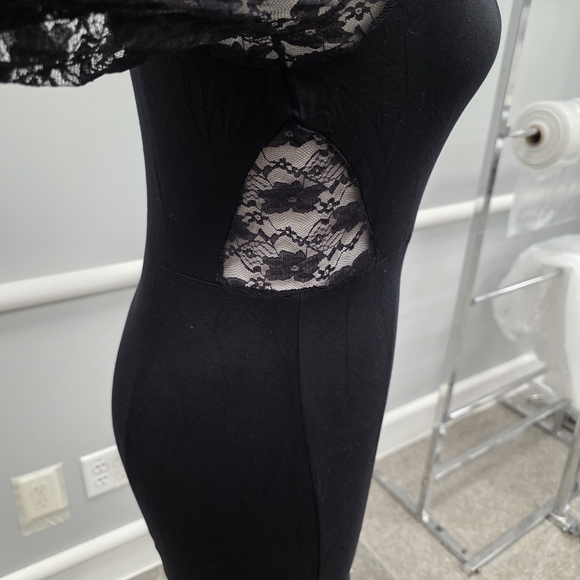 Soprano Black Long Sleeve Lace Dress - Picture 5 of 10